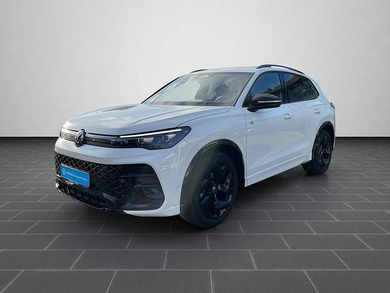 Pure white Gebraucht 2024 VW Tiguan R-line SUV | 37.900 € (Fairer Preis) - Bild 1/4