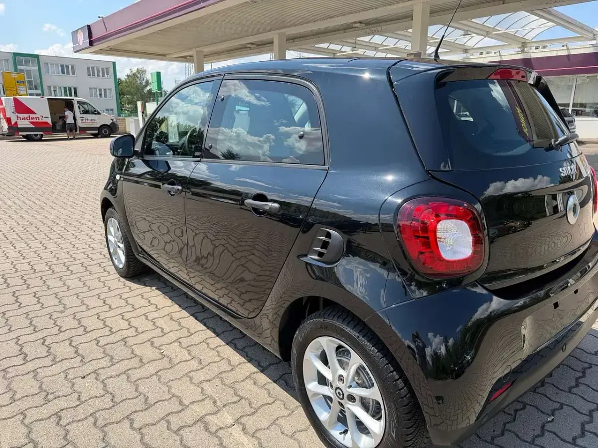 Gebraucht Smart ForFour Basis 71 PS (52 kW) 2016 Schwarz Kleinwagen
