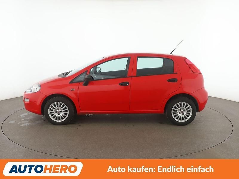Gebraucht Fiat Punto Basis 78 PS (57 kW) 2017 Rot Limousine