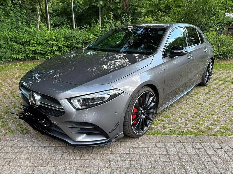 Grau Gebraucht 2021 Mercedes A35 AMG AMG Limousine | 35.390 € (Guter Preis) - Bild 1/4
