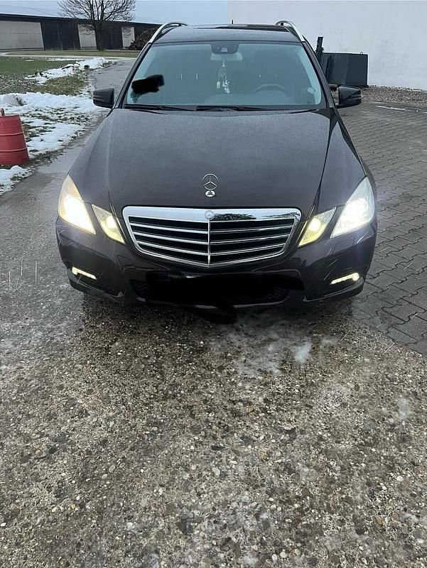 Gebraucht Mercedes E220 170 PS (125 kW) 2010 Braun Kombi