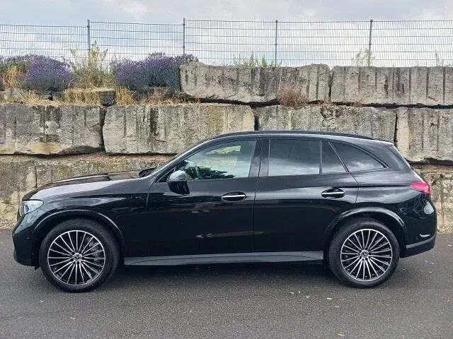 Gebraucht Mercedes GLC450 367 PS (269 kW) 2025 Obsidianschwarz SUV