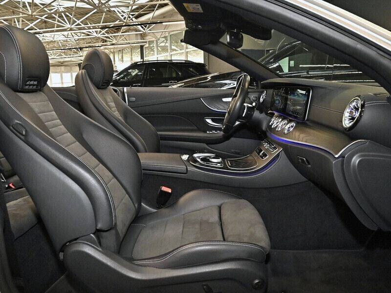 Gebraucht Mercedes E200 AMG line 211 PS (155 kW) 2021 Silber / hightechsilber (metallic) Cabrio