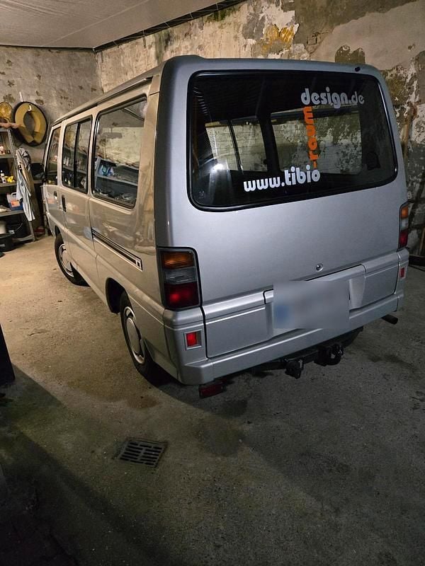 Gebraucht Mitsubishi L300 113 PS (83 kW) 1996 Silber Van / Kleinbus