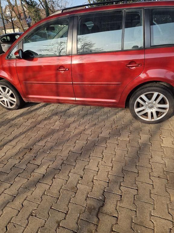 Gebraucht VW Touran 140 PS (102 kW) 2009 Rot Van / Kleinbus