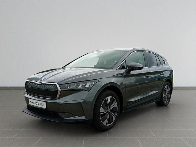 Grau Gebraucht 2024 Skoda Enyaq iV Suite SUV | 42.185 € (Fairer Preis) - Bild 1/4