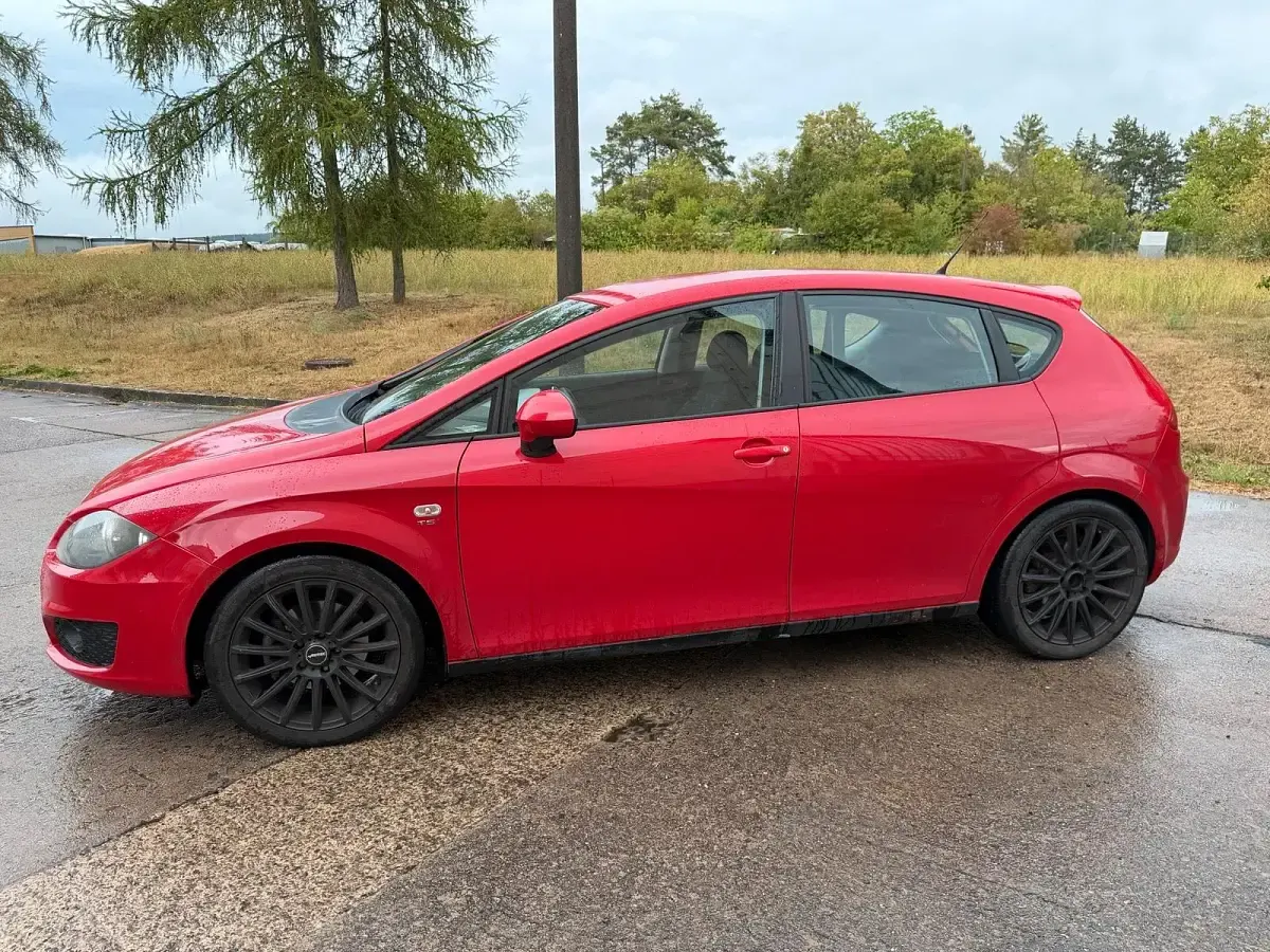 Gebraucht Seat Leon 125 PS (91 kW) 2011 Rot Kleinwagen