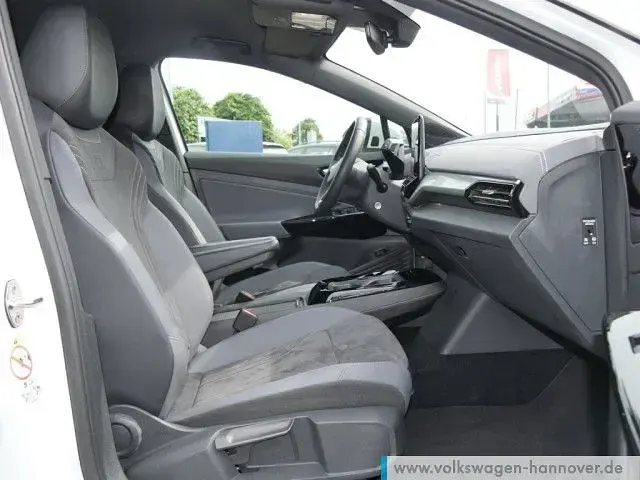 Gebraucht VW ID.5 Pro Performance 150 kW (204 PS) 2023 Gletscherweiß metallic schwarz SUV