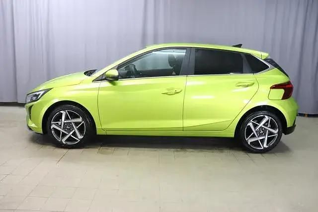 Lucid lime metallic Gebraucht 2023 Hyundai i20 Trend Kleinwagen | 20.290 € (Fairer Preis) - Bild 1/4