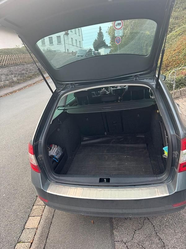 Gebraucht Skoda Octavia Style 150 PS (110 kW) 2019 Grau Kombi