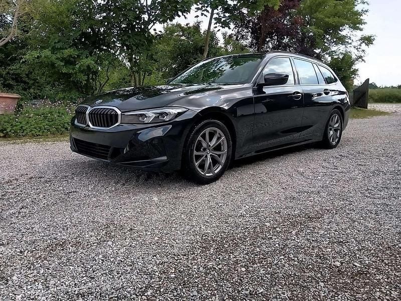 Gebraucht BMW 318 156 PS (114 kW) 2023 Schwarz Kombi