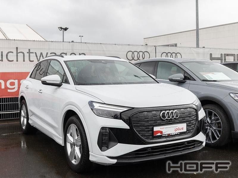 Gebraucht Audi Q4 e-tron Advanced 150 kW (204 PS) 2023 Gletscherweiß metallic SUV