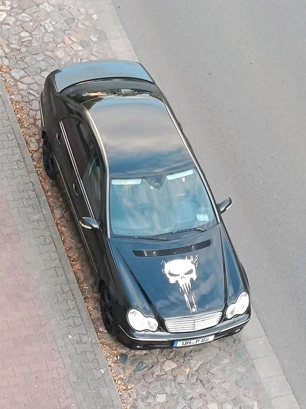 Schwarz Gebraucht 2003 Mercedes C270 Limousine | 2.800 € (Fairer Preis) - Bild 1/4