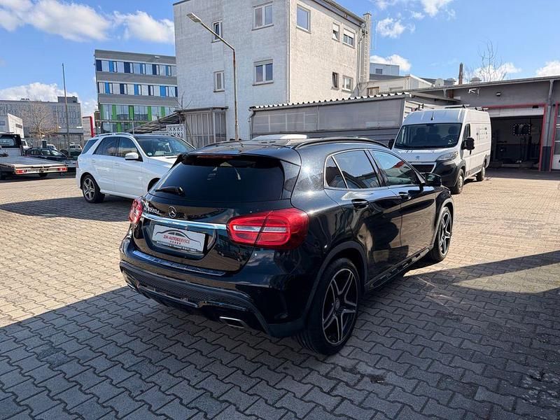 Gebraucht Mercedes GLA220 177 PS (130 kW) 2016 Schwarz SUV
