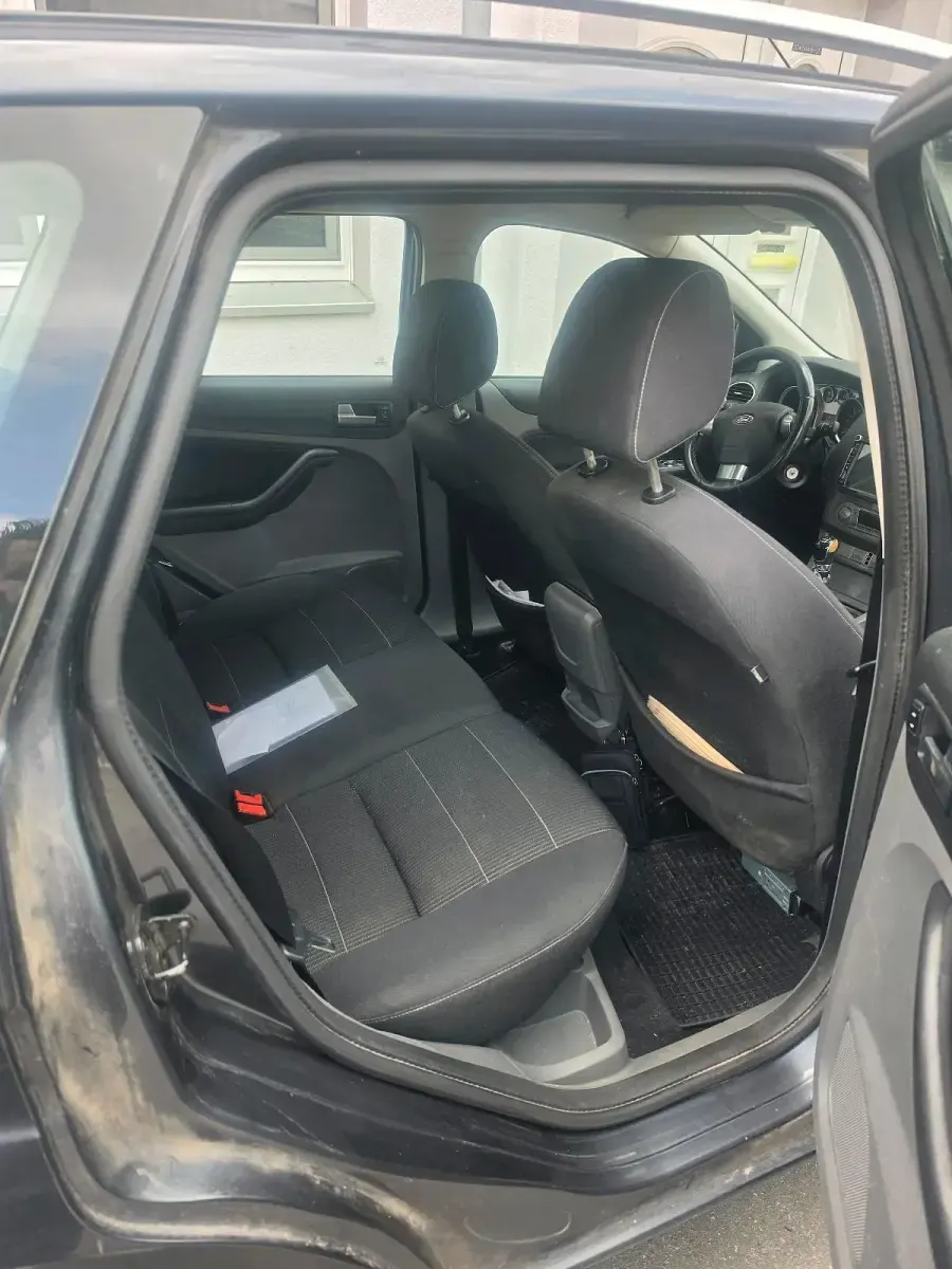 Gebraucht Ford Focus 109 PS (80 kW) 2009 Grau Kombi