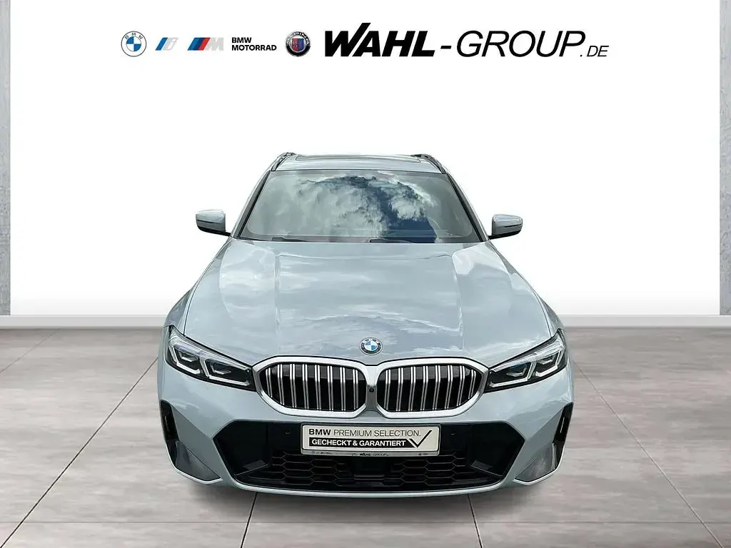 Gebraucht BMW 330 M Sport 245 PS (180 kW) 2025 Grau Kombi