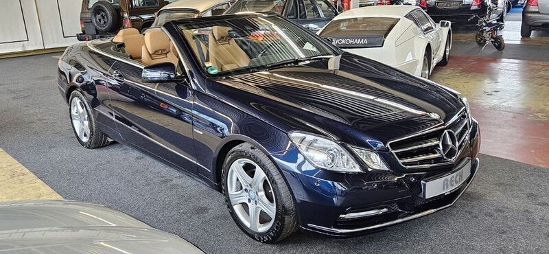 Blau Gebraucht 2012 Mercedes E200 Avantgarde Cabrio | 22.000 € (Teuer) - Bild 1/3