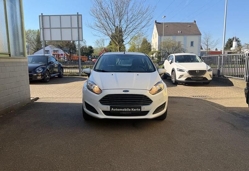 Gebraucht Ford Fiesta SYNC Edition 75 PS (55 kW) 2013 Weiß Kleinwagen