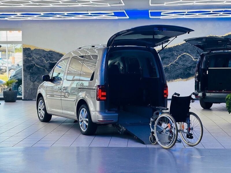 Gebraucht VW Caddy Highline 125 PS (91 kW) 2018 Grün Van / Kleinbus