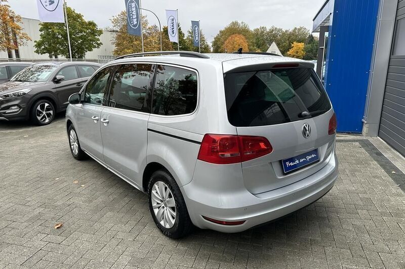 Second-hand VW Sharan 150 CP (110 kW) 2015 Argintiu Monovolum