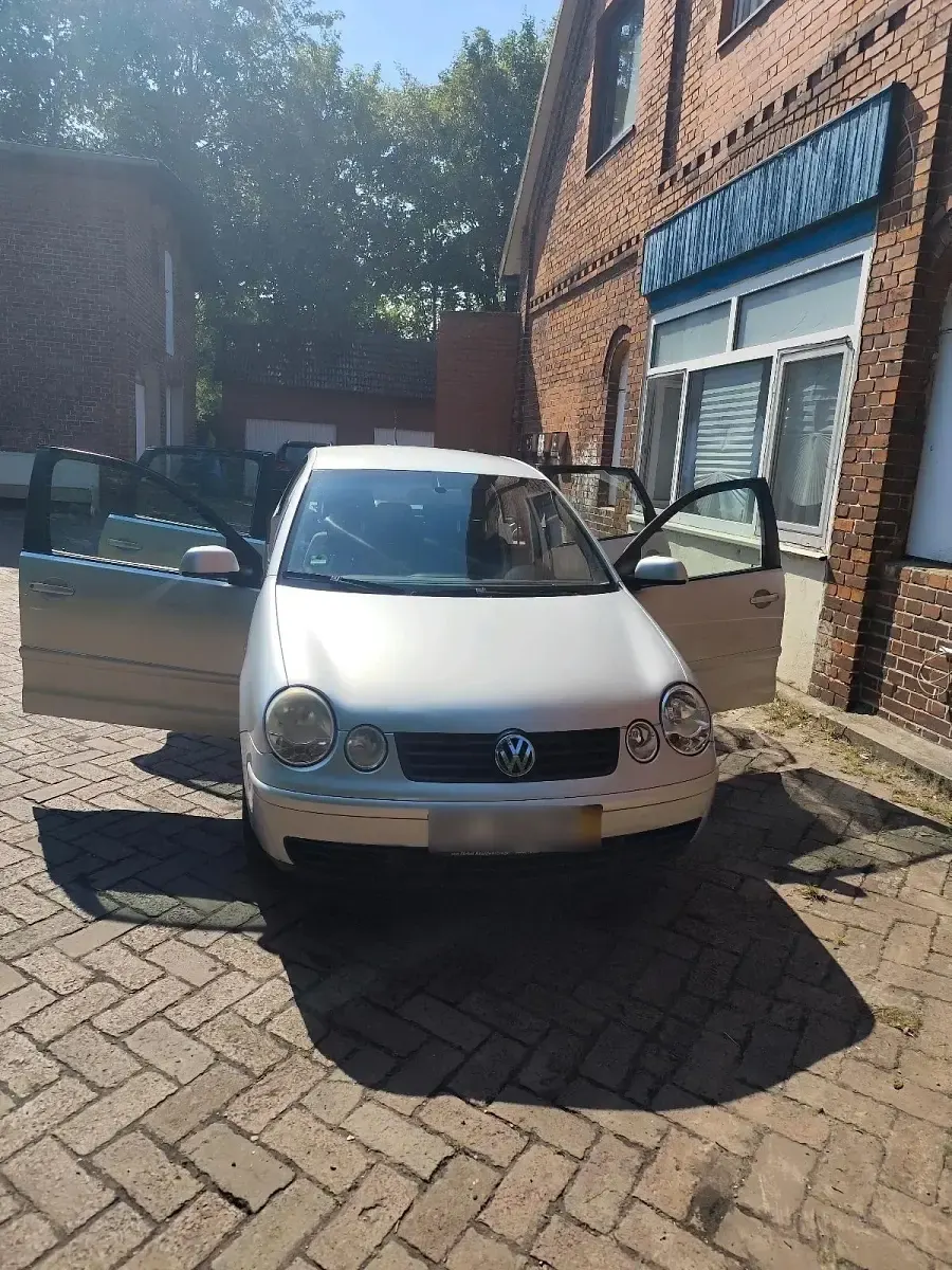 Gebraucht VW Polo 64 PS (47 kW) 2005 Silber Kleinwagen