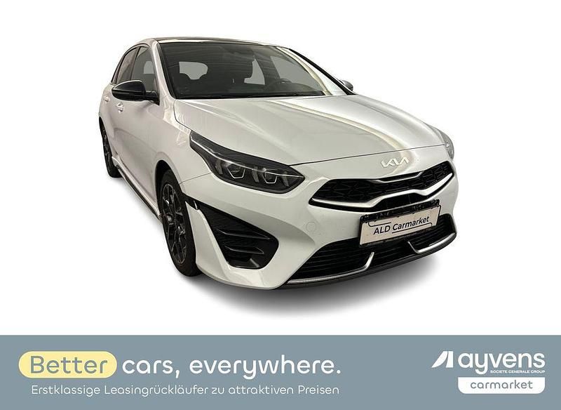 Carraraweiß Gebraucht 2022 Kia Ceed GT GT-Line Limousine | 17.980 € (Fairer Preis) - Bild 1/4