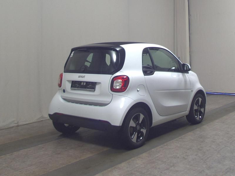 Gebraucht Smart ForTwo Electric Drive Passion 60 kW (82 PS) 2022 Weiss Kleinwagen