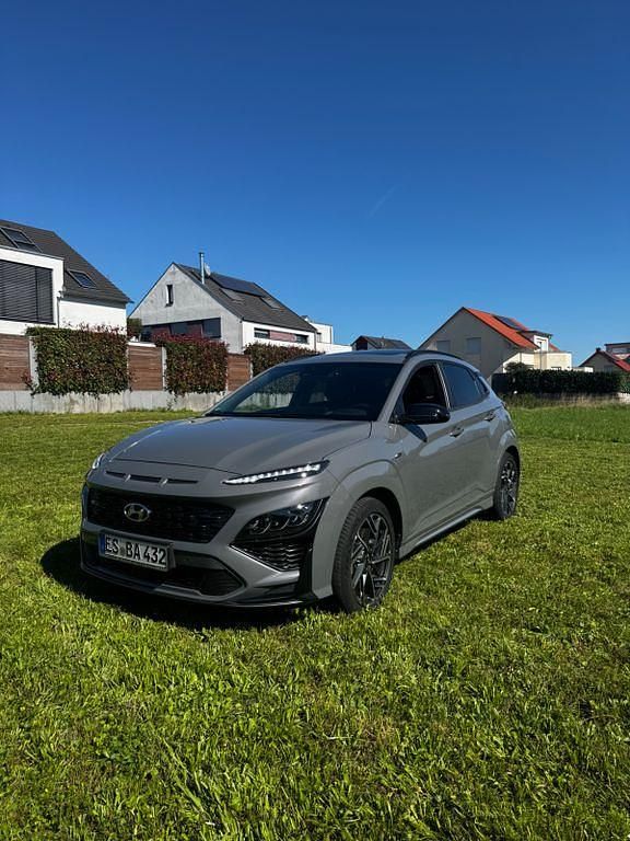 Grau Gebraucht 2021 Hyundai Kona N Line SUV | 21.700 € (Guter Preis) - Bild 1/4