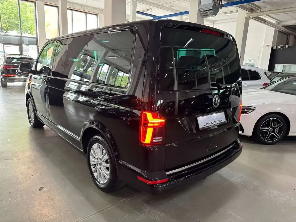 Gebraucht VW T6.1 Generation Six 199 PS (146 kW) 2020 Deep black perleffekt metallic Van