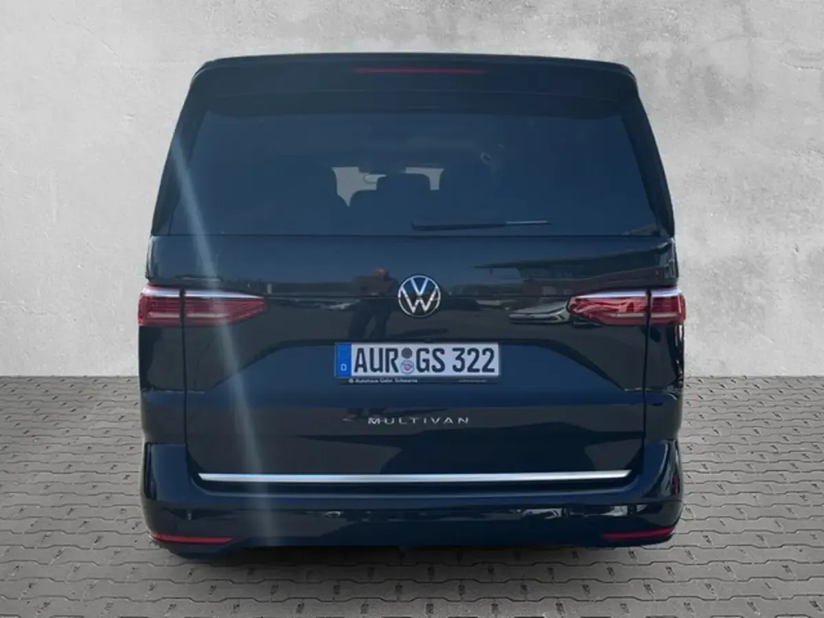 Gebraucht VW Multivan Style 150 PS (110 kW) 2025 Schwarz Van / Kleinbus