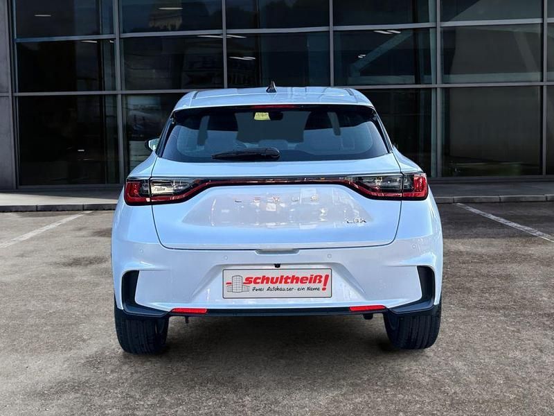 Neu Lexus LBX 136 PS (100 kW) 2025 Weiß SUV