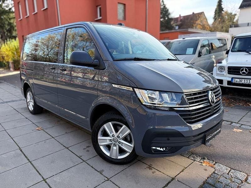 Gebraucht VW T6.1 Family 150 PS (110 kW) 2021 Grau Van