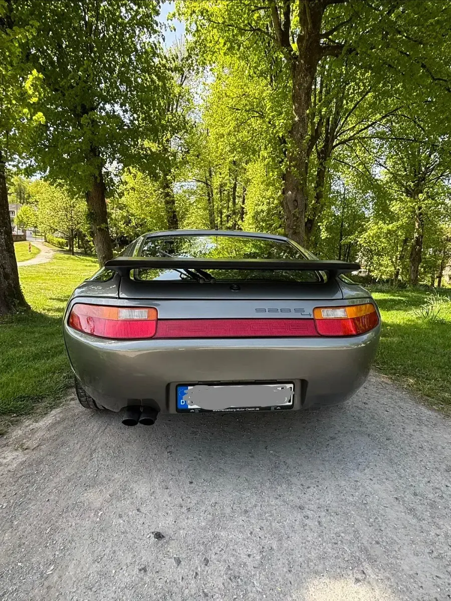 Brugt Porsche 928 320 HK (235 kW) 1990 Grå Coupe