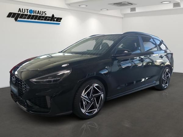 Neu Hyundai i30 N Line 140 PS (102 kW) 2025 Schwarz (abyss black / mic) Kombi