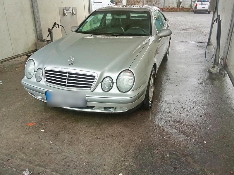 Silber Gebraucht 1999 Mercedes CLK200 Coupé | 2.350 € (Guter Preis) - Bild 1/4