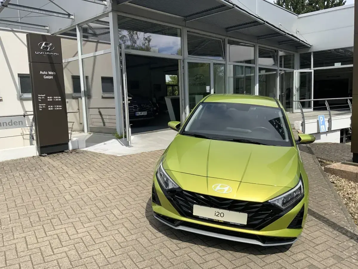 Gebraucht Hyundai i20 Trend 101 PS (74 kW) 2025 Limousine