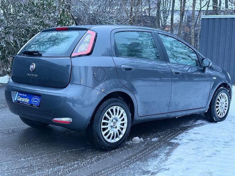 Gebraucht Fiat Punto Pop 69 PS (50 kW) 2012 Grau Kleinwagen