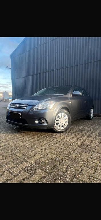 Gebraucht Kia ProCeed 126 PS (92 kW) 2008 Grau Limousine