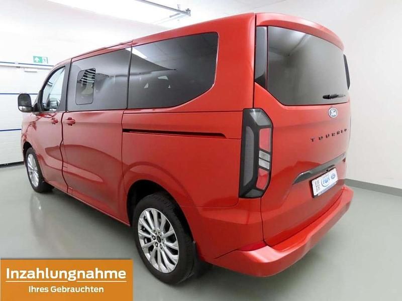 Gebraucht Ford Tourneo Titanium 150 PS (110 kW) 2024 Artisanred Van / Kleinbus