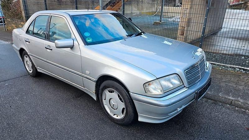 Gebraucht Mercedes C240 170 PS (125 kW) 1998 Silber Limousine