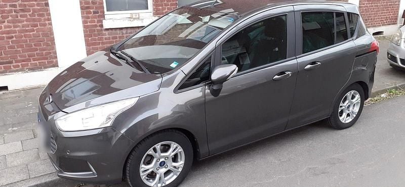 Gebraucht Ford B-MAX Cool & Connect 101 PS (74 kW) 2017 Grau Van / Kleinbus