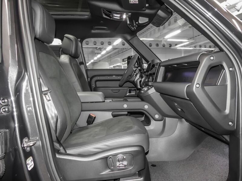 Gebraucht Land Rover Defender 506 PS (372 kW) 2024 Carpathian grey SUV