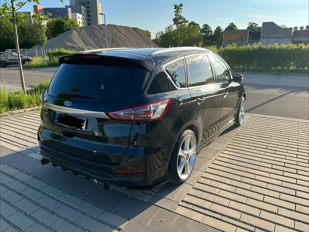 Gebraucht Ford S-MAX Titanium 160 PS (117 kW) 2016 Schwarz Van / Kleinbus