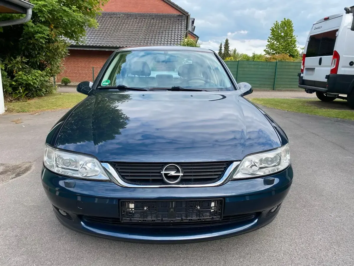 Gebraucht Opel Vectra Elegance 116 PS (85 kW) 2000 Blau Limousine