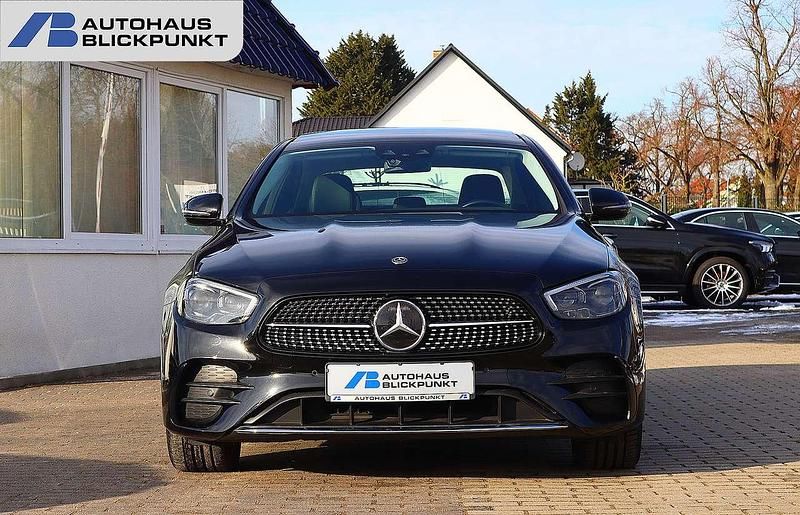 Gebraucht Mercedes E300 AMG 306 PS (225 kW) 2021 Obsidianschwarz (metallic) Limousine