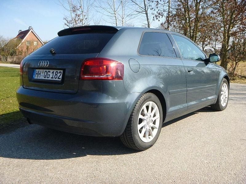 Gebraucht Audi A3 Ambition 105 PS (77 kW) 2012 Grau Kleinwagen