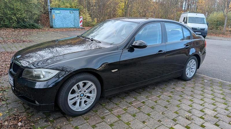 Schwarz Gebraucht 2008 BMW 320 Limousine | 1.850 € (Superpreis) - Bild 1/4