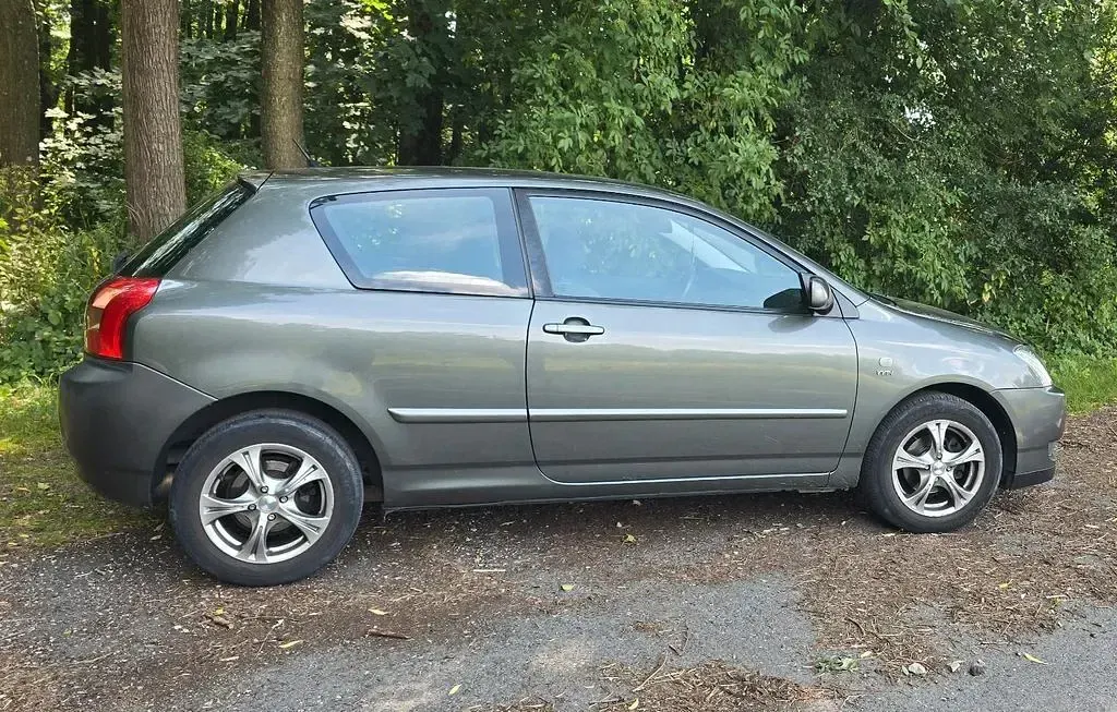 Gebraucht Toyota Corolla 110 PS (80 kW) 2002 Grau Limousine