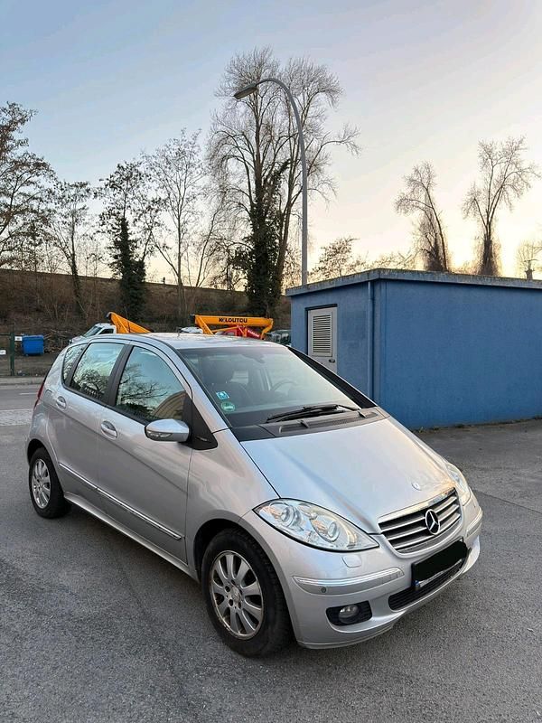 Gebraucht Mercedes A180 105 PS (77 kW) 2008 Silber Limousine