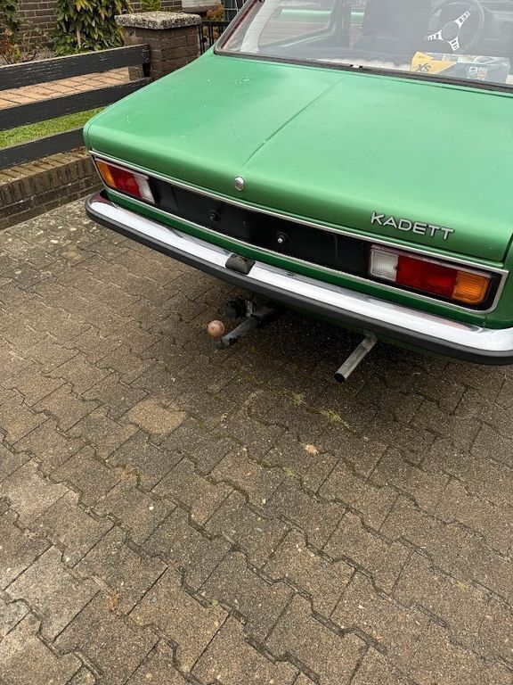 Grün Gebraucht 1978 Opel Kadett Limousine | 5.000 € - Bild 1/4
